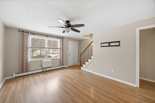 Building Photo - 67 Brentwood Dr