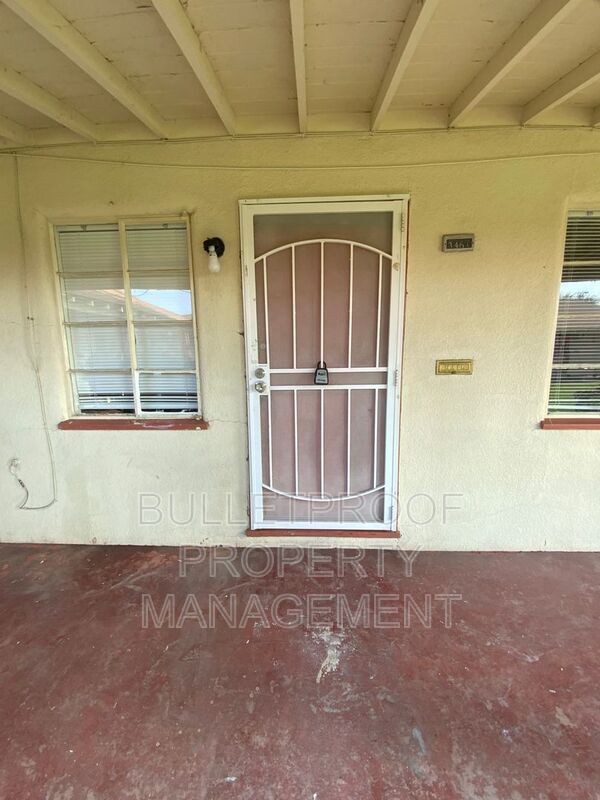 Building Photo - 3461 E McKinley Ave