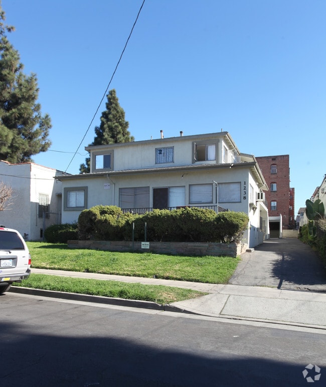 Building Photo - 1238 Kenmore Ave