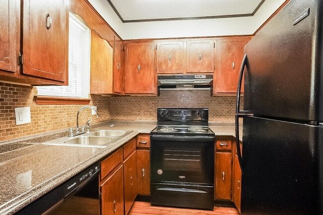 Foto del edificio - 3 Bedroom Brick Home