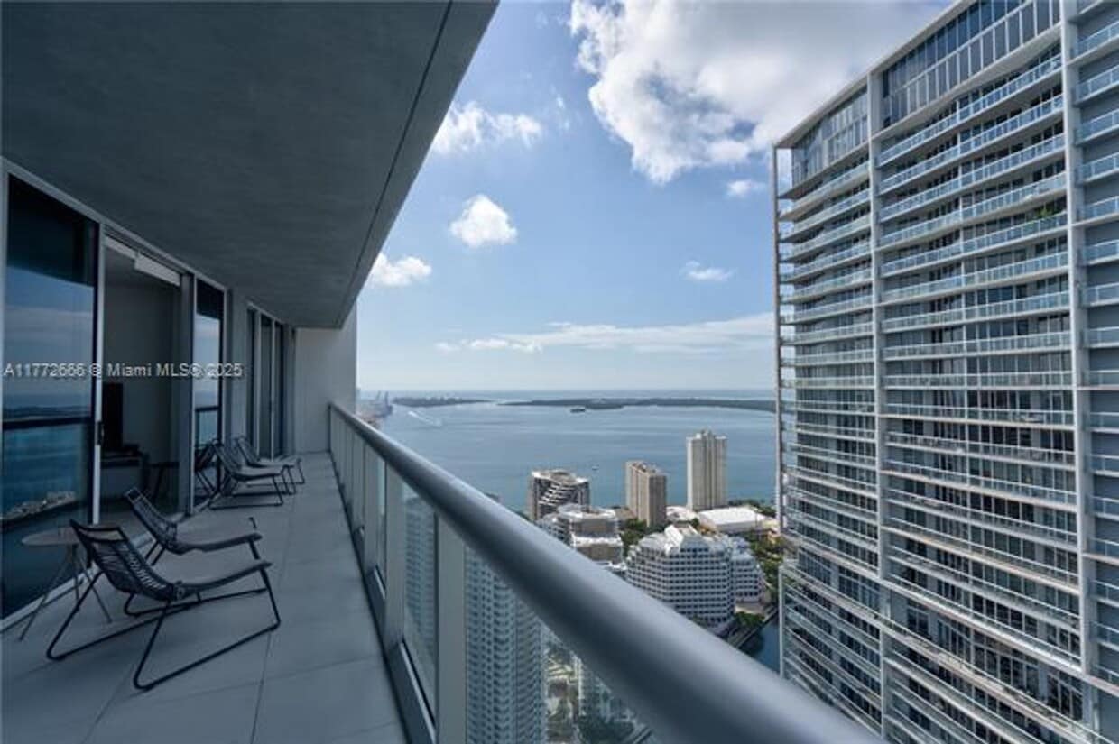 Photo - 475 Brickell Ave unit 4809 (A11772666)