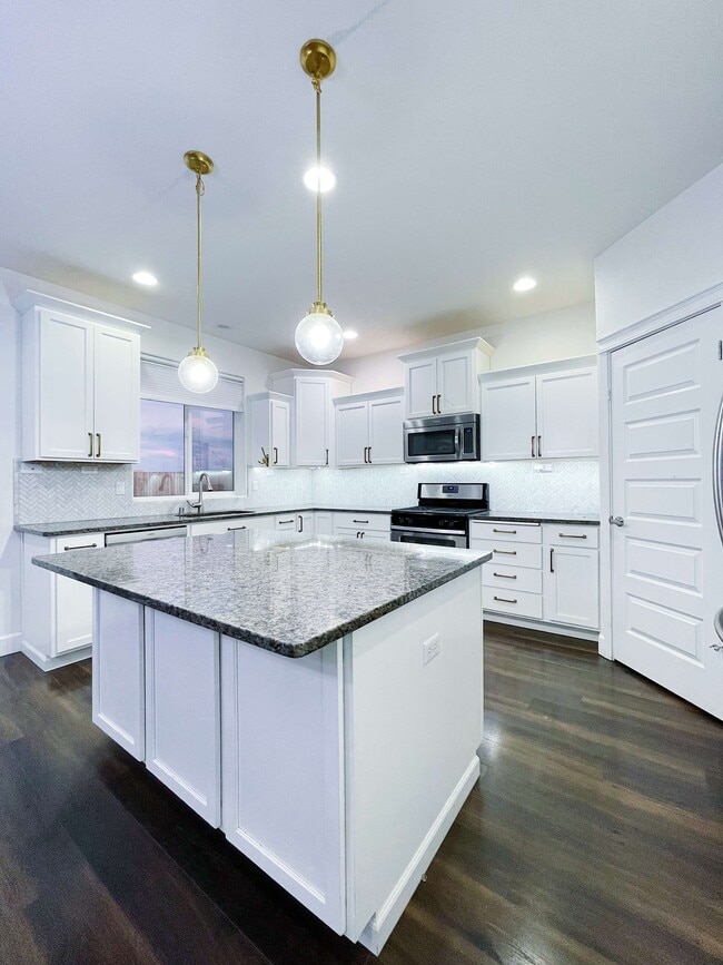 Building Photo - 4709 Santa Cruz Ln