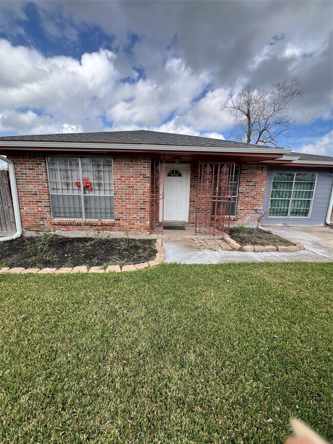 Building Photo - 3613 Sparrow St