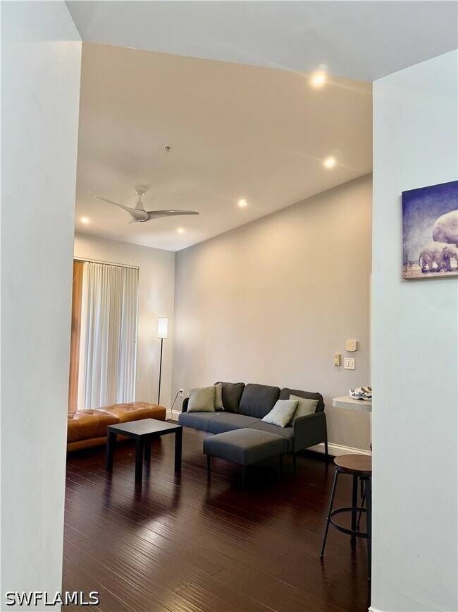 Foto del edificio - 1180 Reserve Way