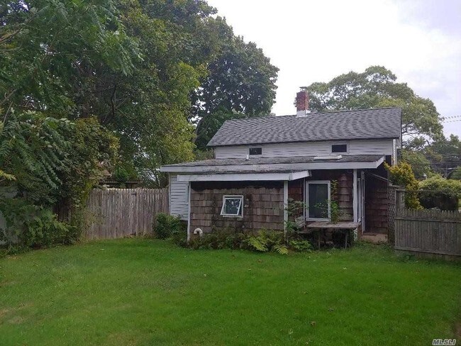 Building Photo - 870 Woodfield Rd