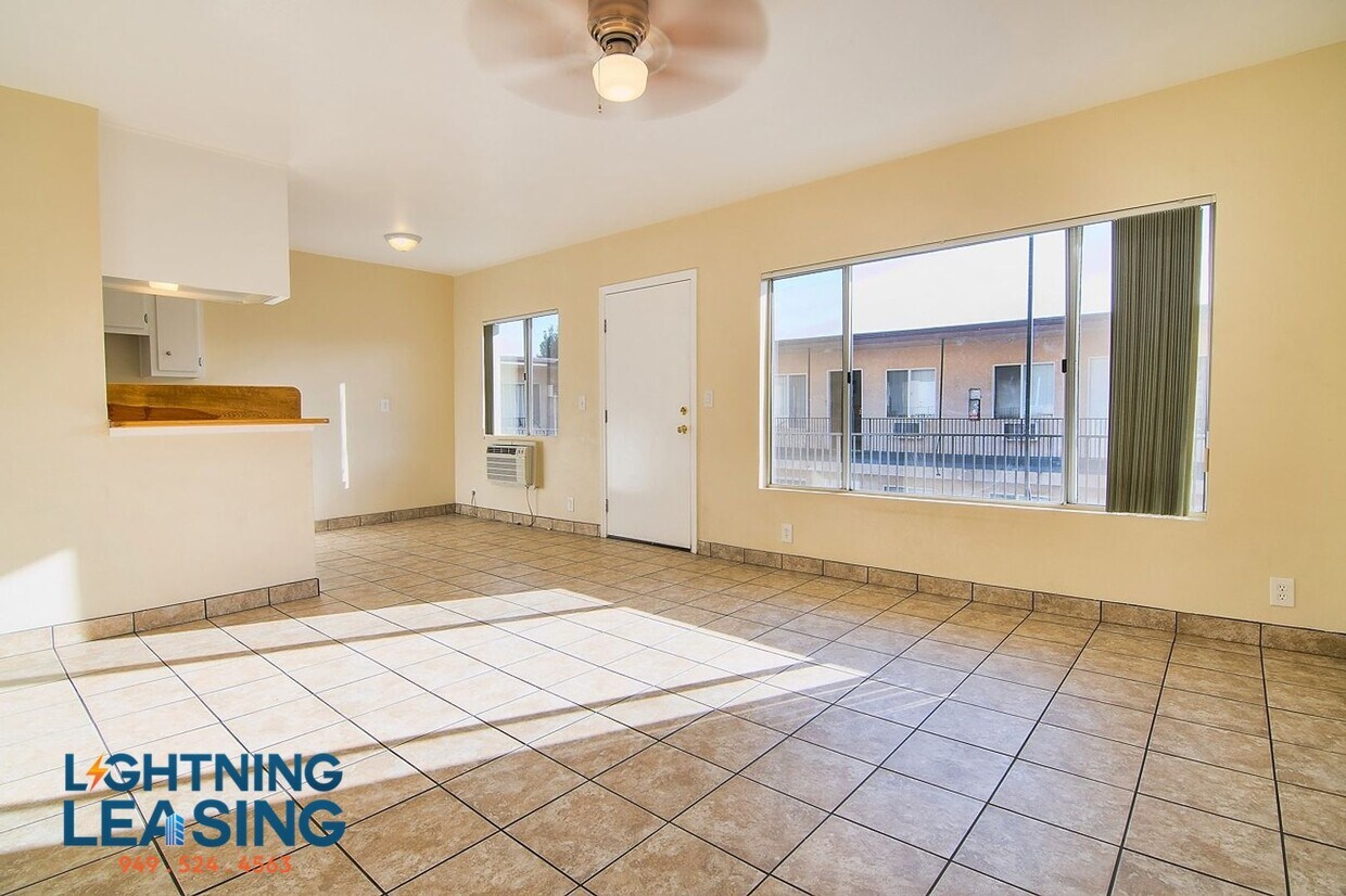 Foto principal - 20415 Cohasset St