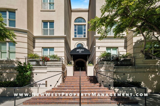 Building Photo - 655 India St