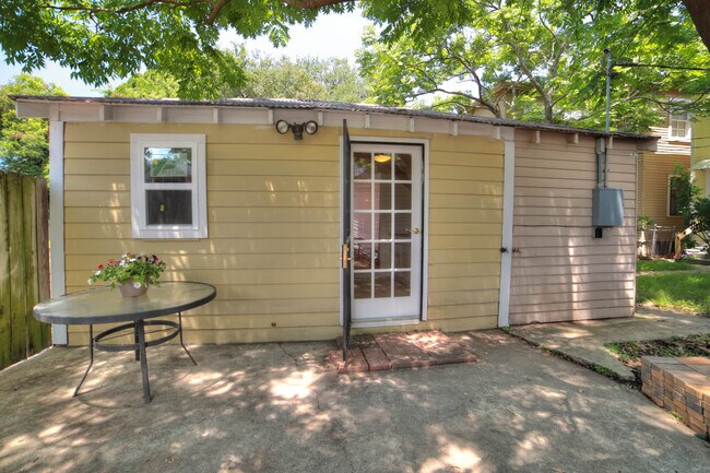 Foto del edificio - 2606 S Carrollton Ave
