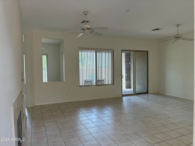 Foto del edificio - 33110 N 72nd Pl