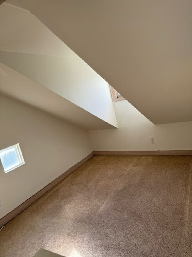 Building Photo - 844 Milwood Ave