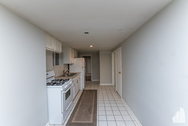 Building Photo - 3343 N Sheffield Ave