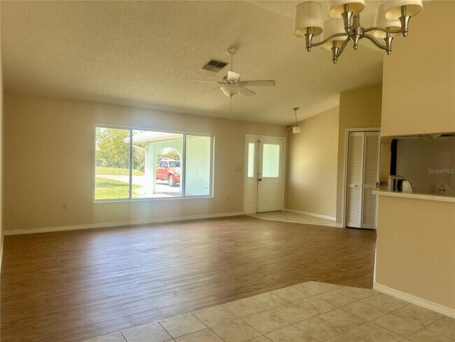 Foto del edificio - 11455 Riddle Dr