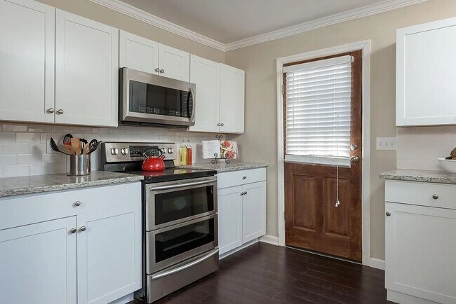 Foto del edificio - Cozy 2BR Home —1 minute from North Shore / Downtown