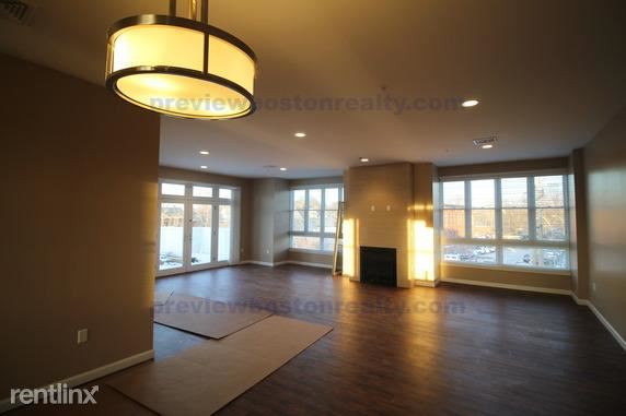 Building Photo - 107 Elm St