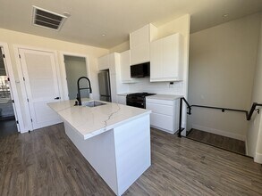 Building Photo - 2168 Balboa Ave