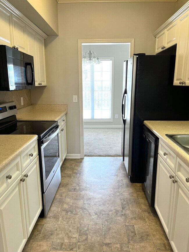 2025 Queens Ct, Moody, AL 35004 Townhome Rentals in Moody AL