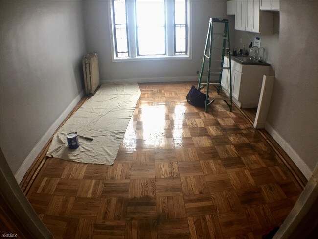 Building Photo - 2750 Bronx Park E