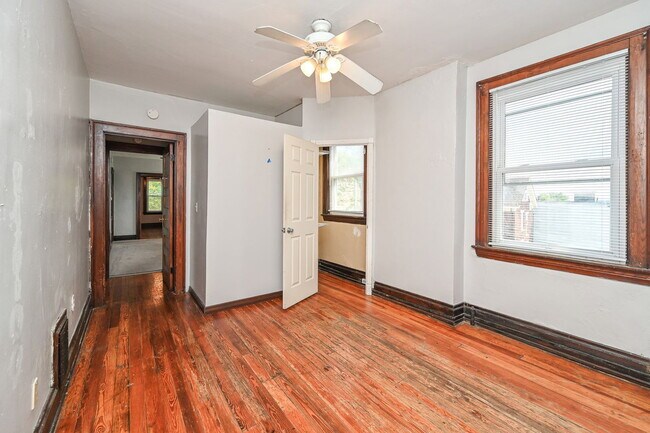 Foto del edificio - 2125 W Clifton Ave