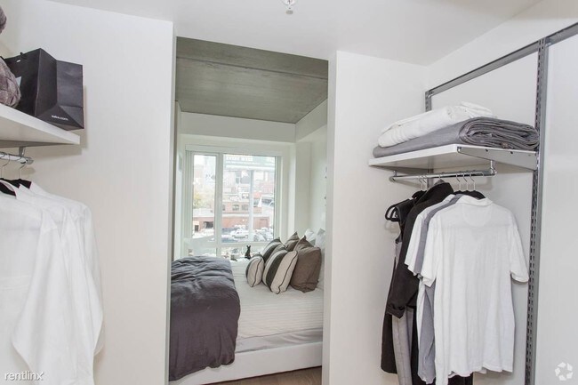 Building Photo - Studio, 1 bath  - 410 Harrison Ave 736