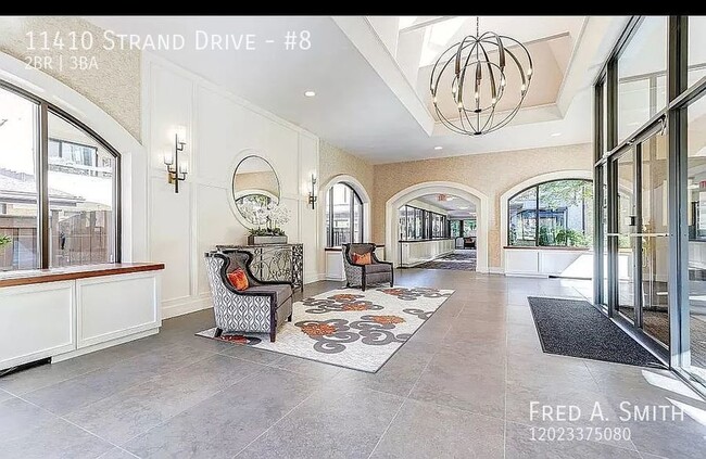 Building Photo - 2 Level Condo Available Now in North Bethe...