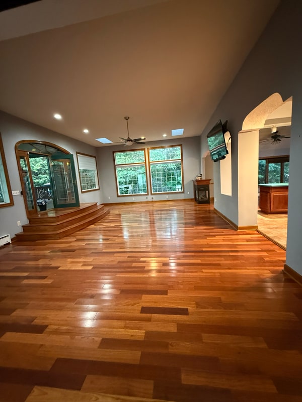 Building Photo - 910 Cedar Creek Grade