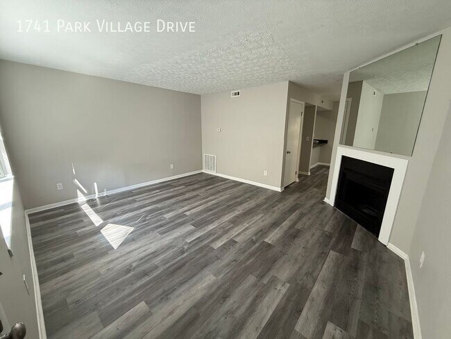 Foto del edificio - 1741 Park Village Dr