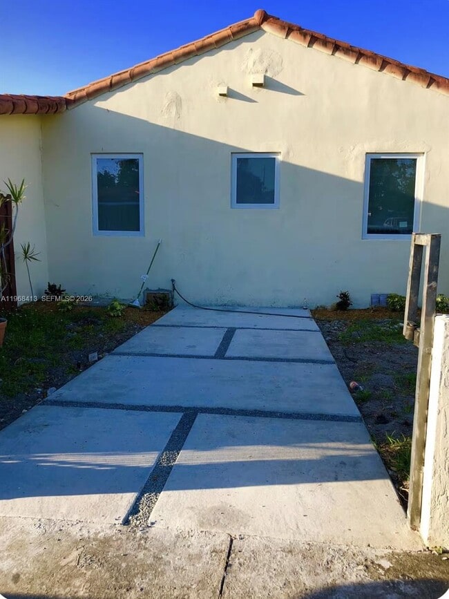 Foto del edificio - 500 NW 43rd Ct