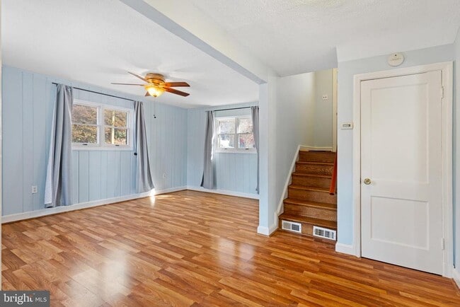 Building Photo - 1611 Ballard St