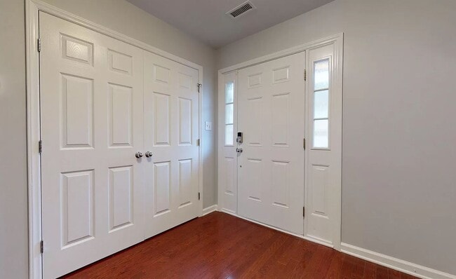 Building Photo - 9806 Blackwell Dr