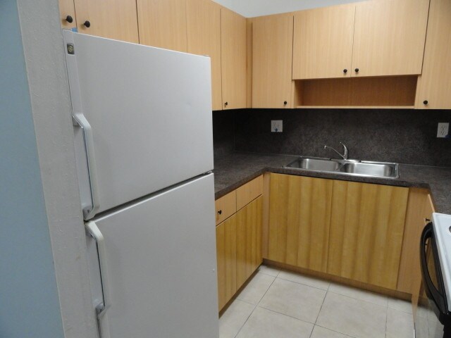 Foto del edificio - 1825 W 56th St