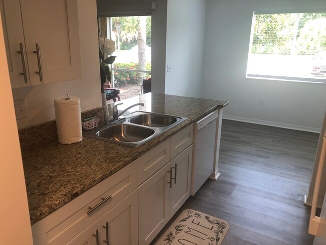 Kitchen - 1650 N 42nd Cir