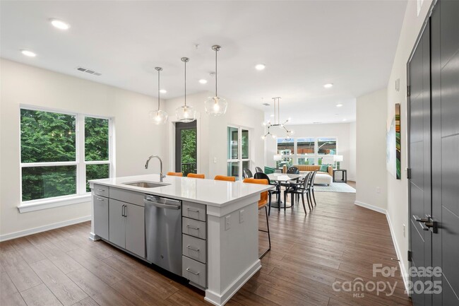 Foto del edificio - 3630 N Davidson St