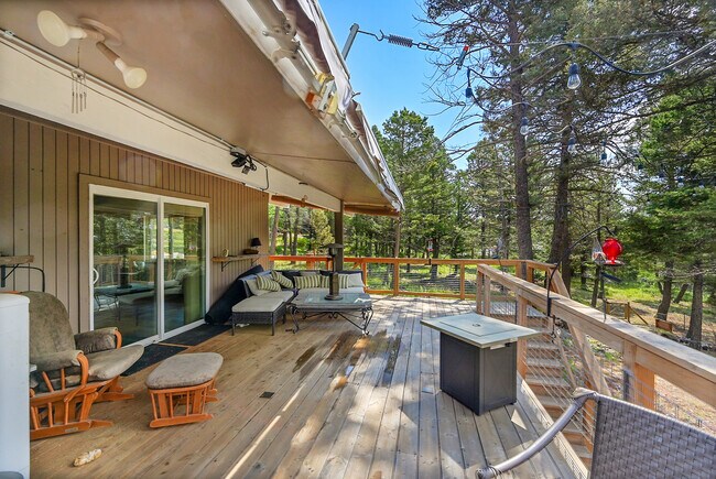 Building Photo - 30723 Kings Valley Dr
