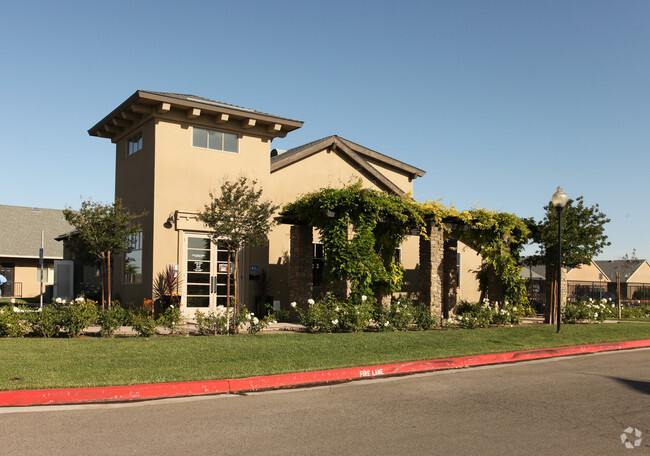 Building Photo - College Park Apartment Homes