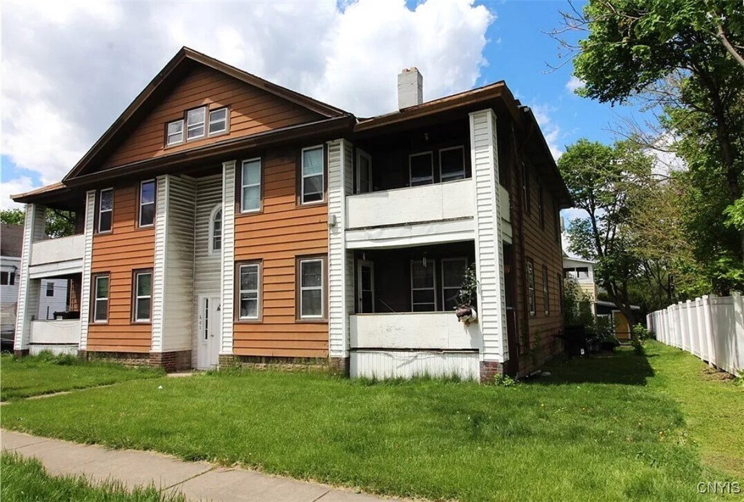 Primary Photo - 601-603 Court St