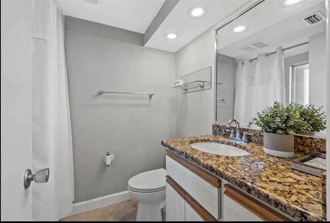 Foto del edificio - 4750 Cove Cir