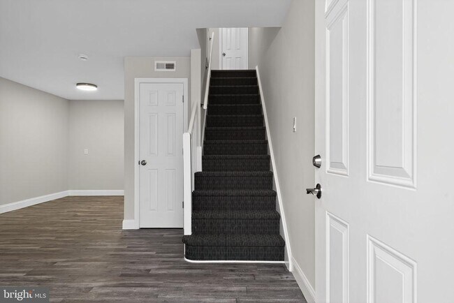 Foto del edificio - 5706 Mitchell Rd