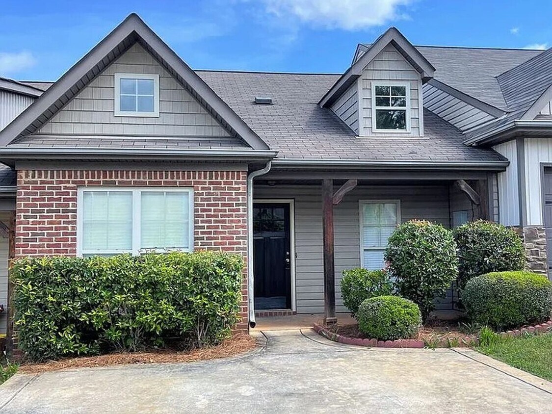 Foto principal - 2 bed, 2 bath Townhome in Calera
