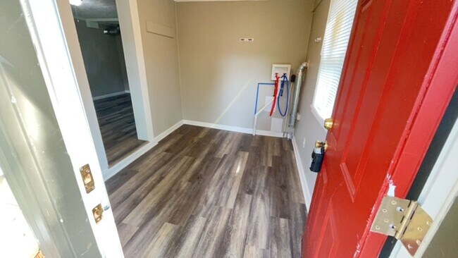 Building Photo - 55 Forest Glen Ave