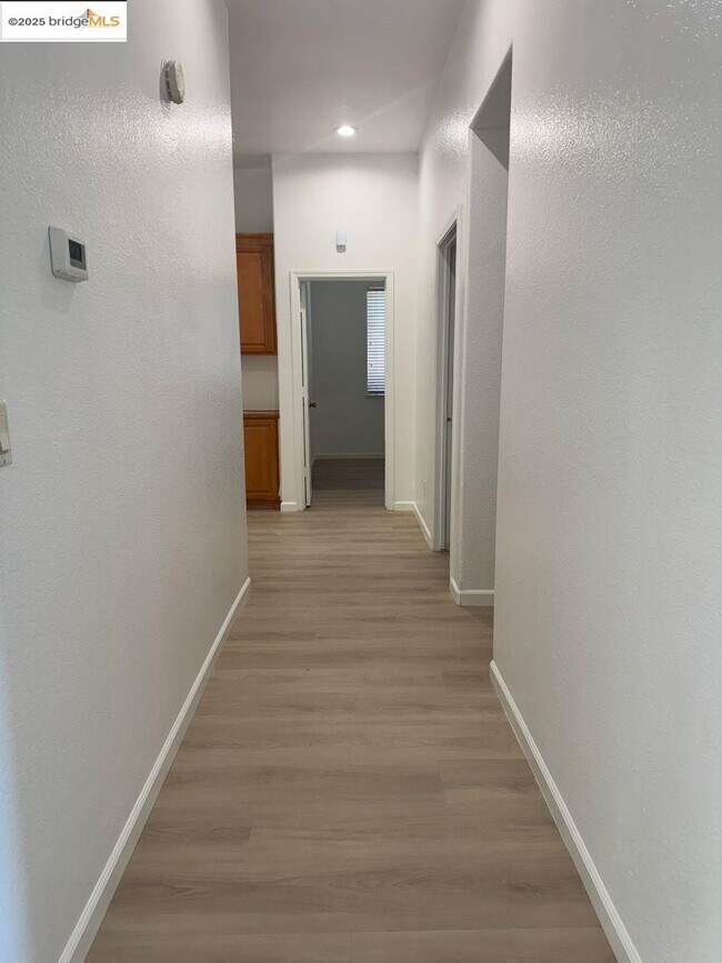Foto del edificio - 2638 Breaker Way