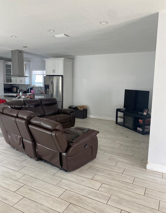 Foto del edificio - 1177 SW 13th St