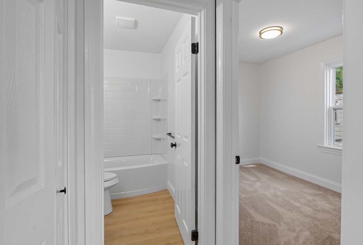 Foto principal - 23329 Hazelwood Ave