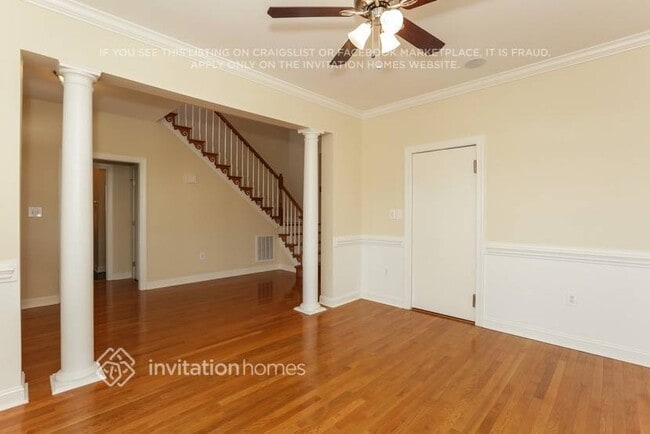 Building Photo - 3915 Lake Park Rd