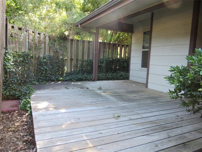 Building Photo - 6525 Fisher Rd