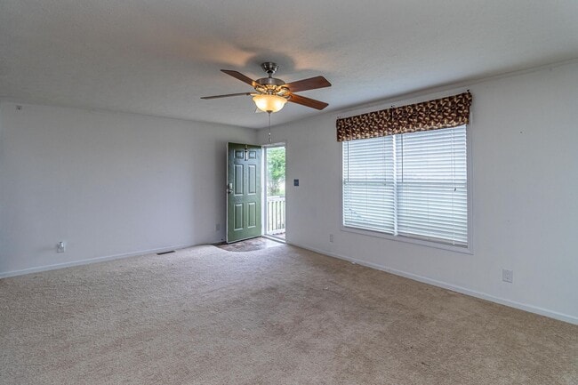 Building Photo - WELCOME HOME! 3 BR | 2 BA Home in Pikevill...