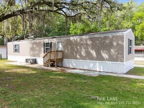 Building Photo - 2205 Spruce Ln