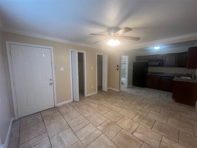 Foto del edificio - 10110 Westview Dr