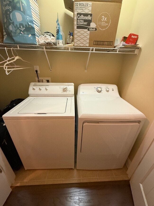 In unit washer dryer - 2615 Stewart Pines Dr