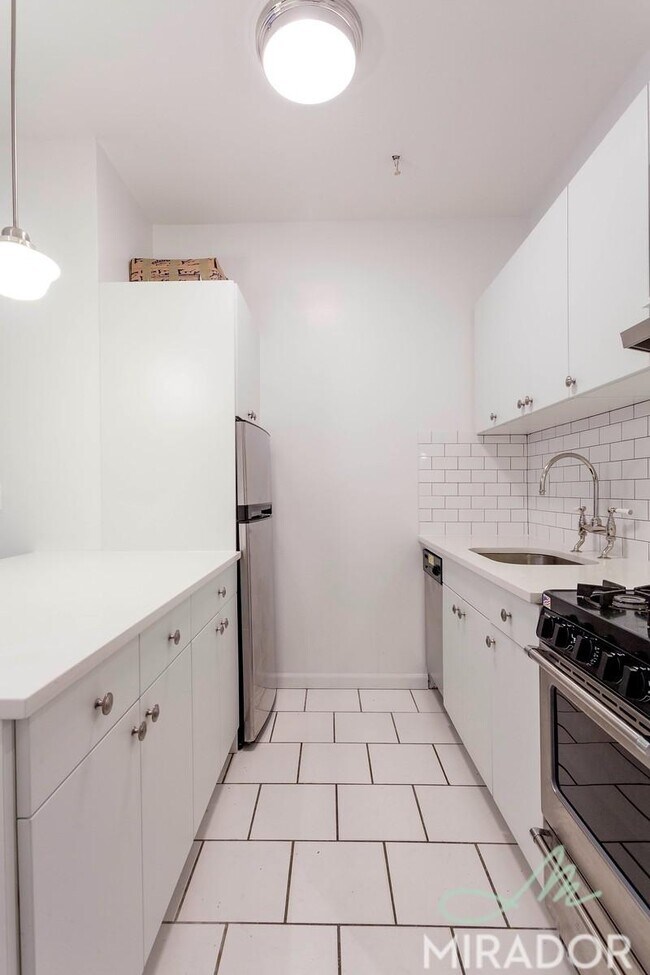 Foto del edificio - 0 bedroom in New York NY 10003