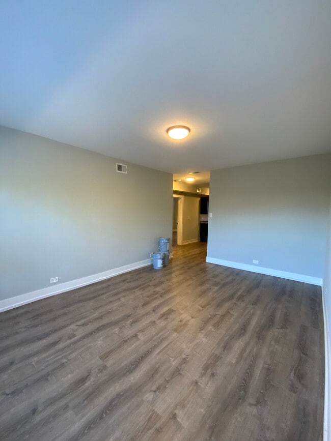 Building Photo - 1128 Maple Ave